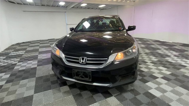 2014 Honda Accord LX Image 2 of 23