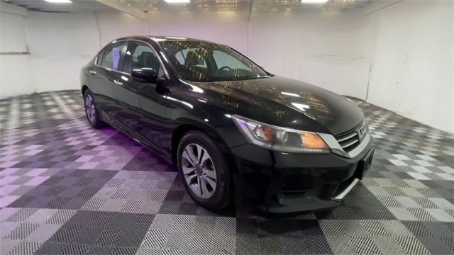 2014 Honda Accord LX Image 4 of 23