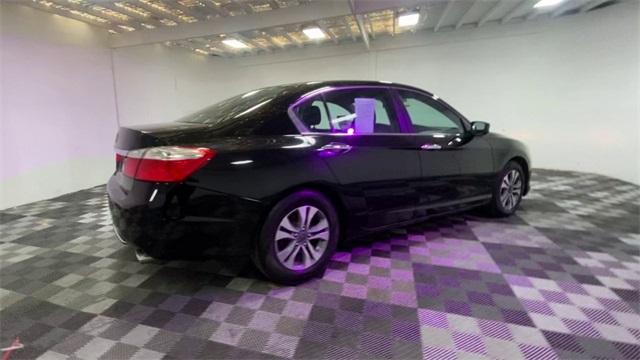 2014 Honda Accord LX Image 6 of 23