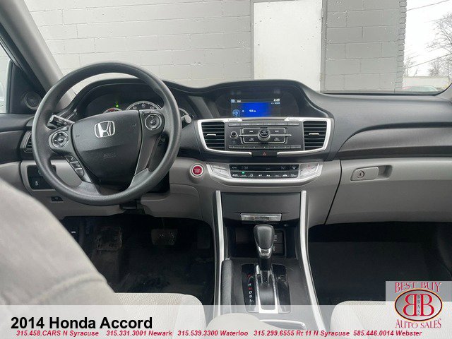 Vehicle image 11 of 15