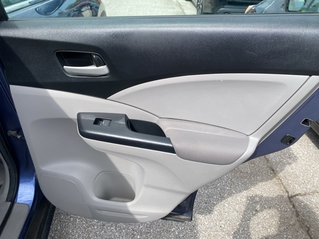 Vehicle image 25 of 33