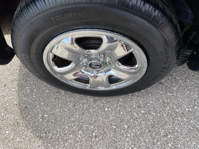 Vehicle image 31 of 33