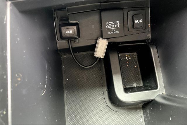 Vehicle image 27 of 31
