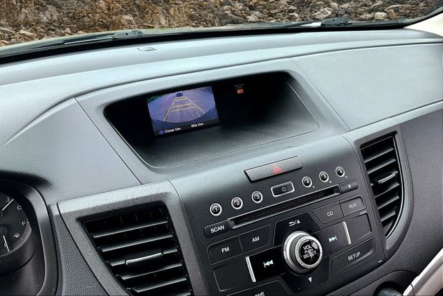 Vehicle image 21 of 31