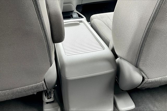 Vehicle image 12 of 31