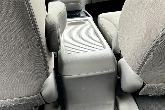 Vehicle image 12 of 32