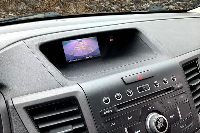 Vehicle image 19 of 32