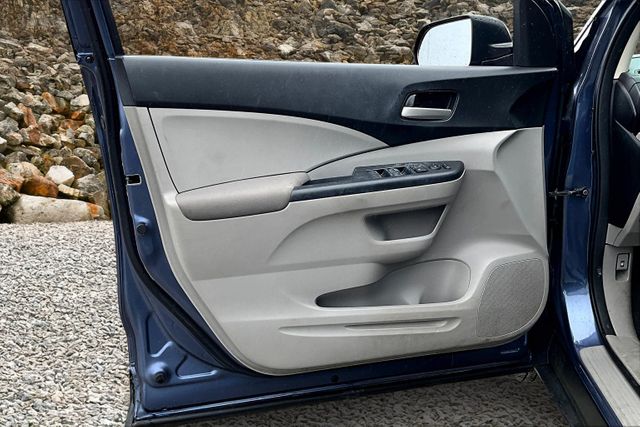 Vehicle image 22 of 32