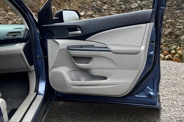 Vehicle image 27 of 32