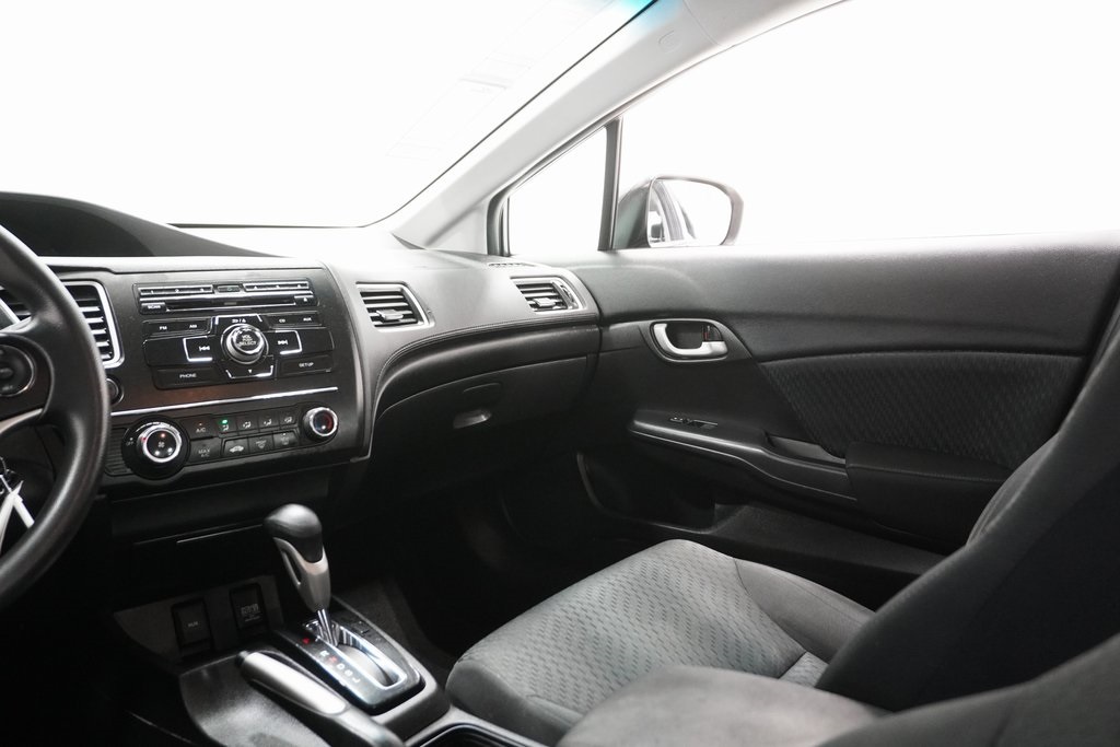 Vehicle image 15 of 27