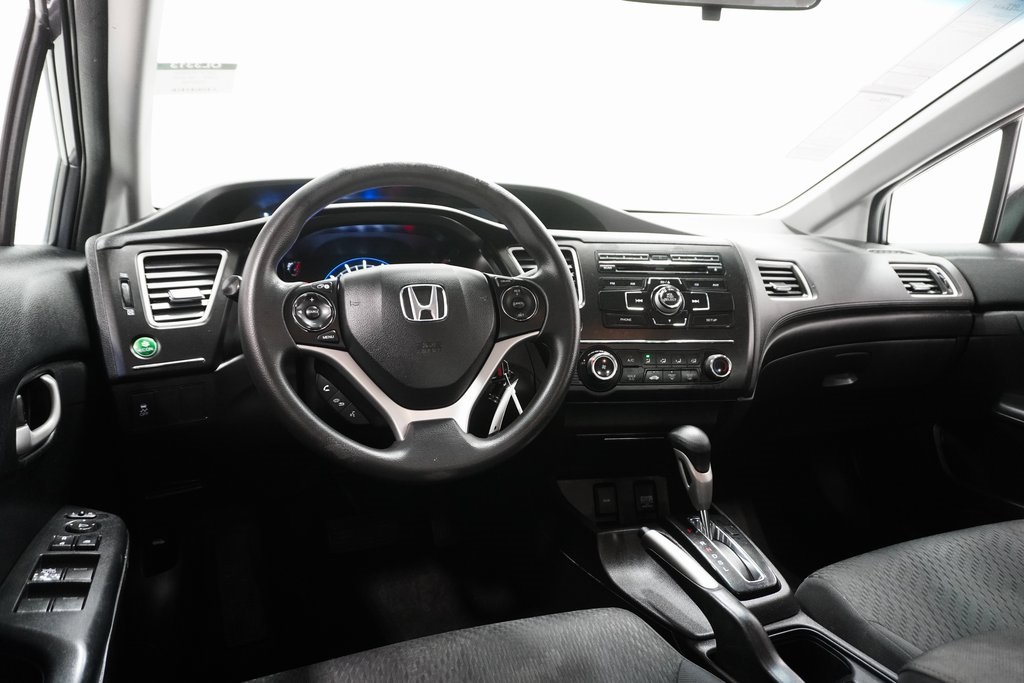 Vehicle image 16 of 27