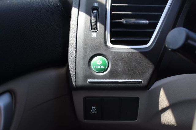 Vehicle image 11 of 23
