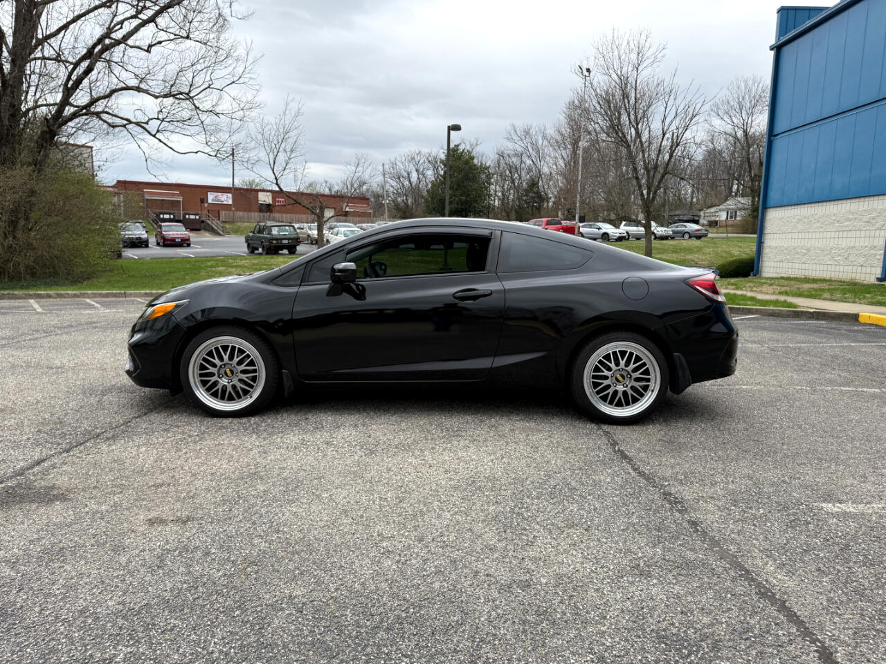 Vehicle image 8 of 25