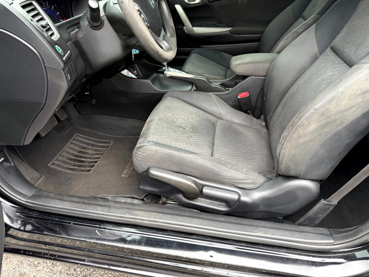 Vehicle image 12 of 25