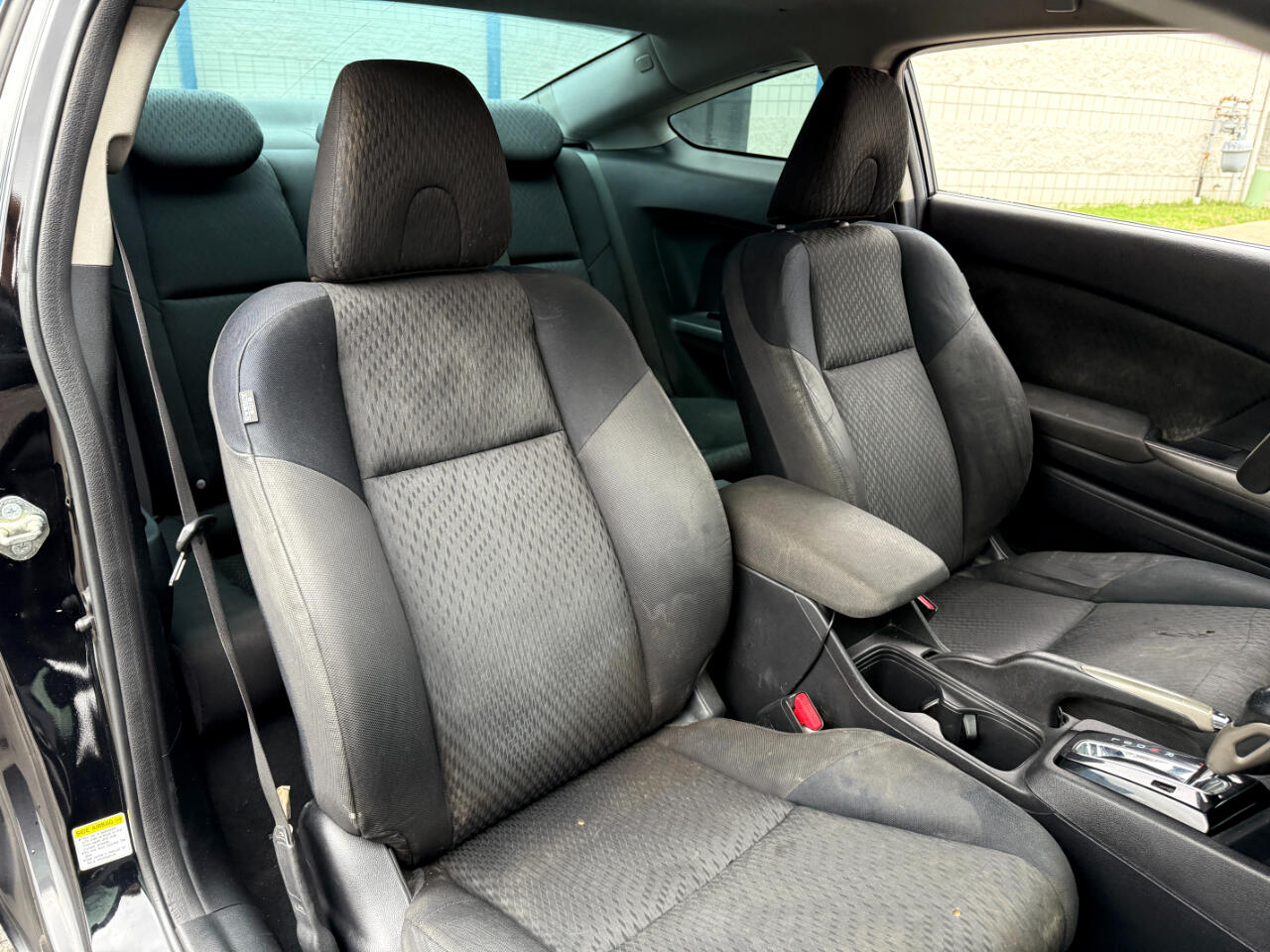 Vehicle image 17 of 25