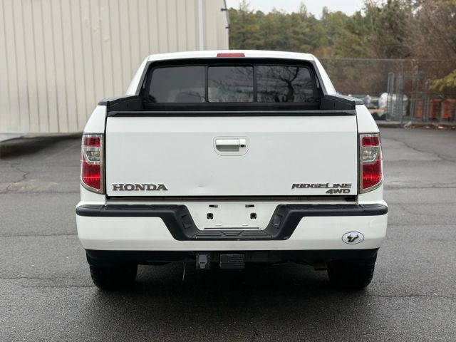 2014 Honda Ridgeline Sport Image 3 of 31