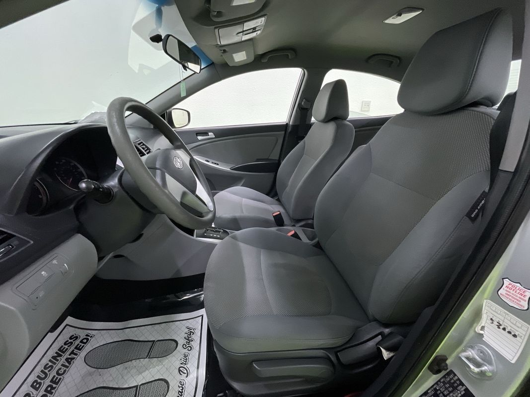 Vehicle image 16 of 27