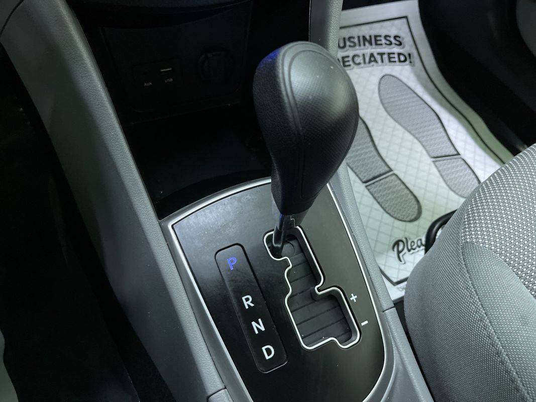Vehicle image 21 of 27