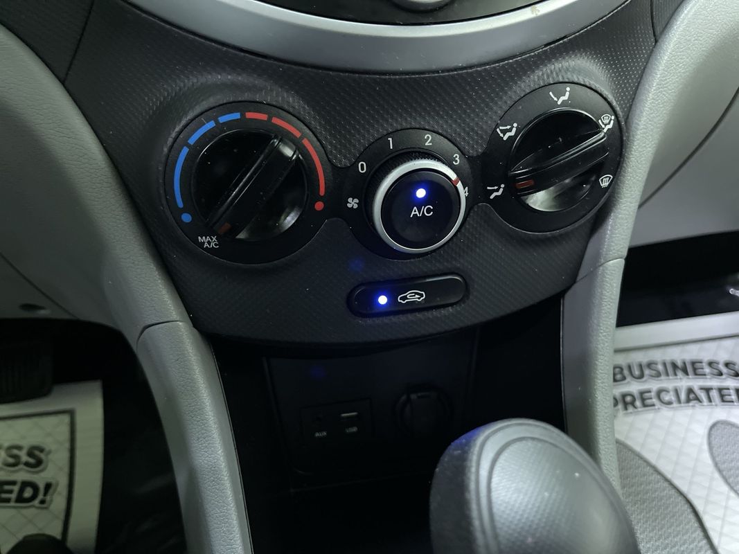 Vehicle image 22 of 27