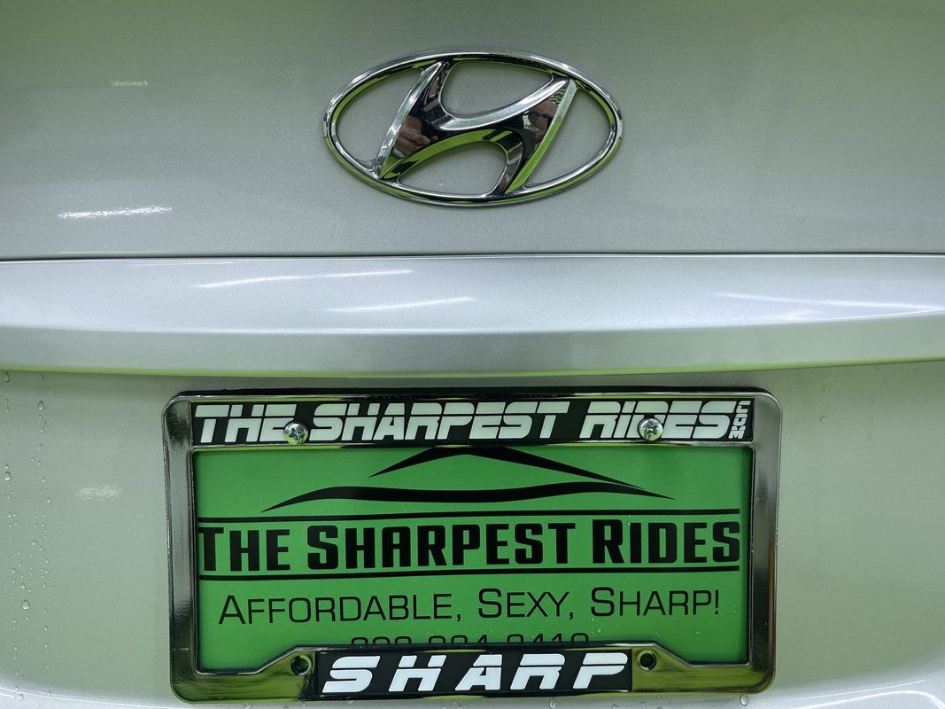 Vehicle image 25 of 27