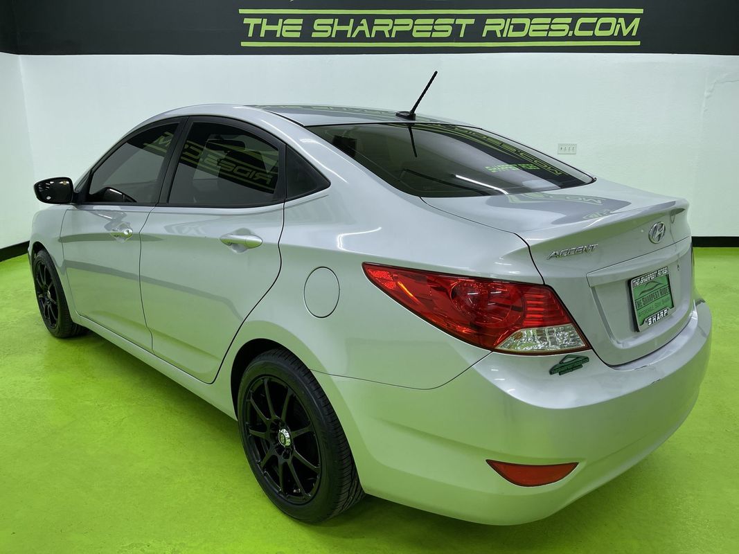 Vehicle image 8 of 27