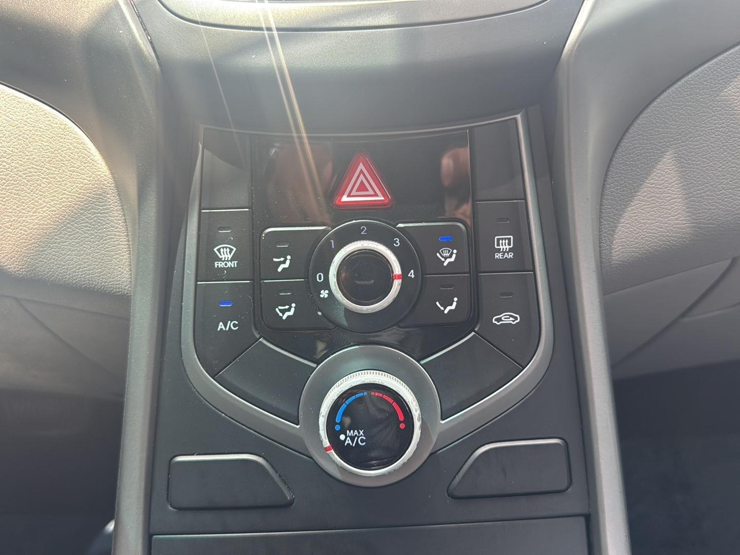 Vehicle image 33 of 34