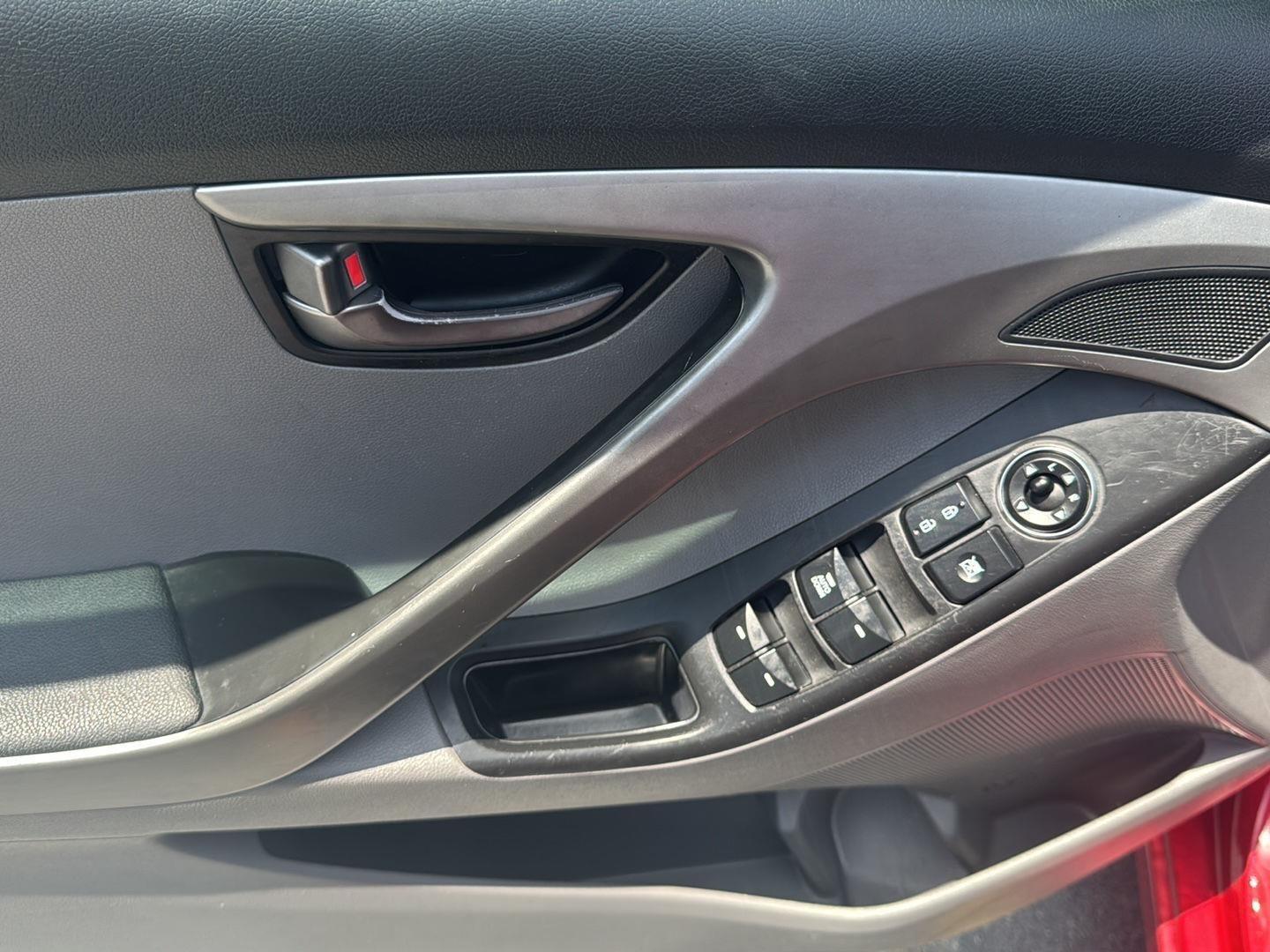 Vehicle image 25 of 34