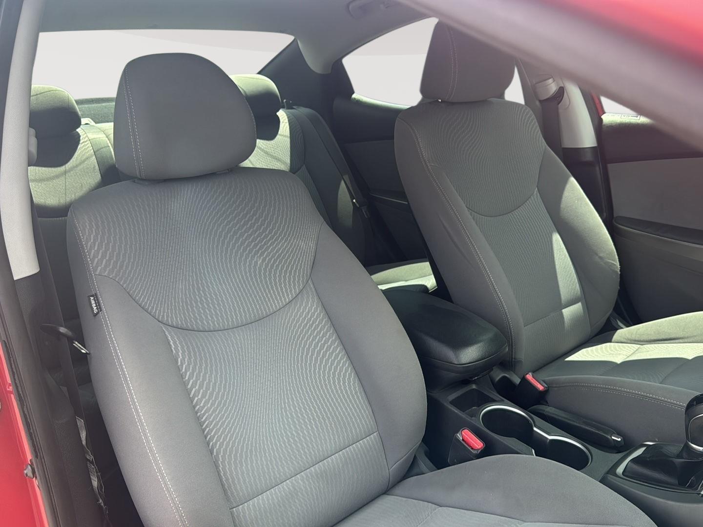 Vehicle image 9 of 34