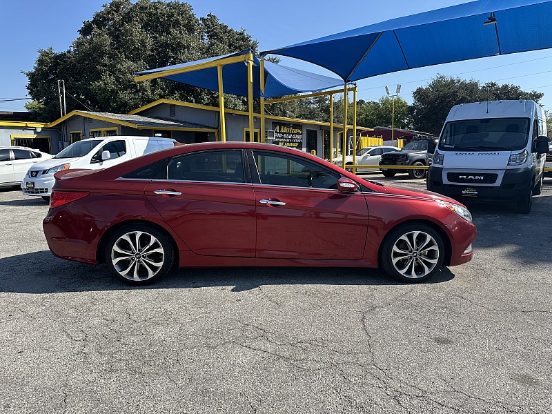 Vehicle image 4 of 32