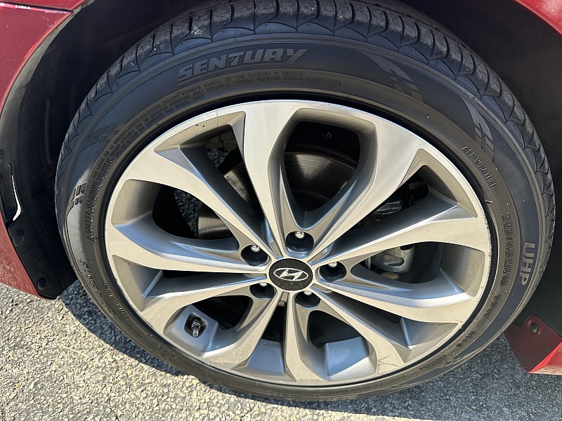 Vehicle image 8 of 32