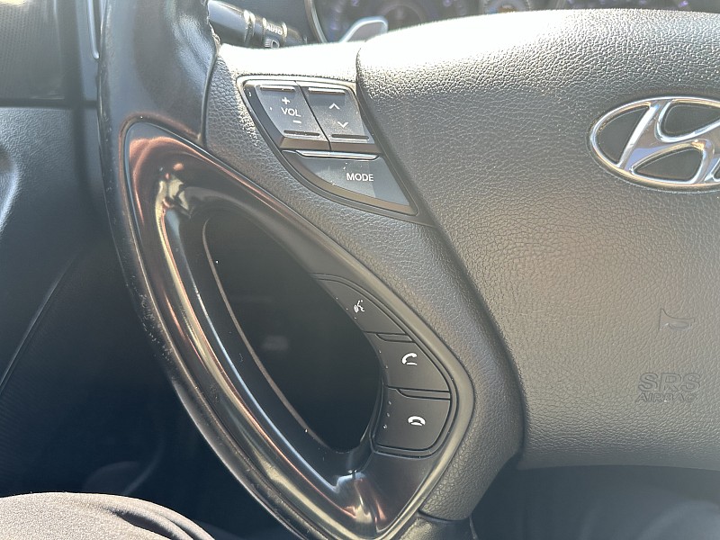 Vehicle image 23 of 32