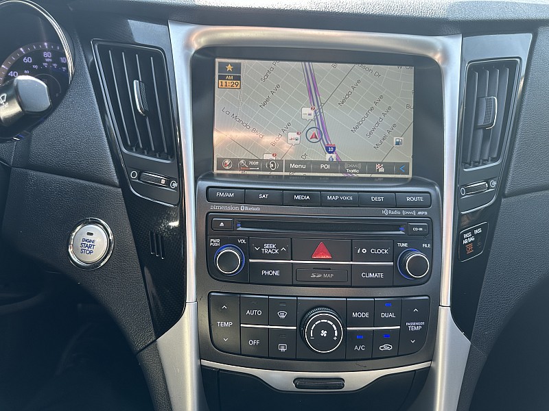 Vehicle image 21 of 32