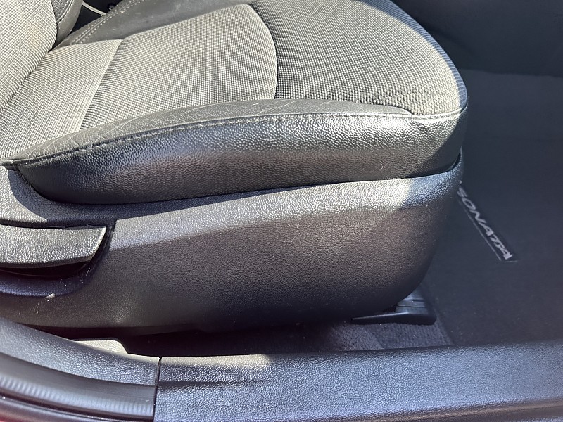 Vehicle image 29 of 32