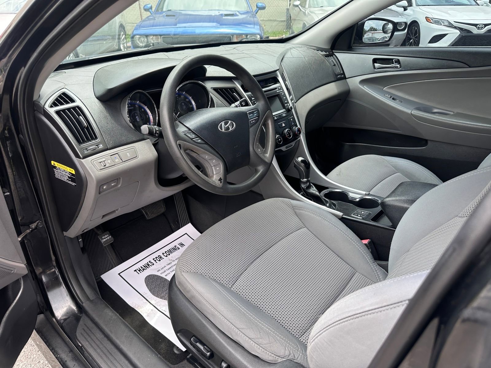 Vehicle image 10 of 21