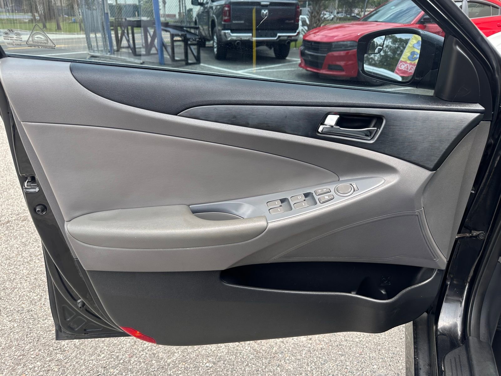 Vehicle image 9 of 21