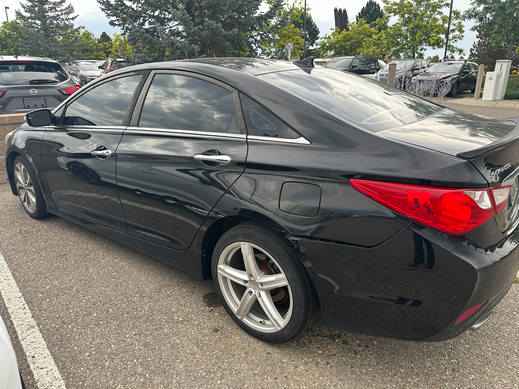 Vehicle image 11 of 18