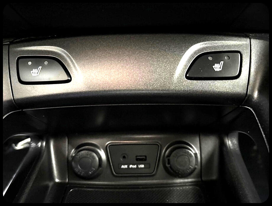 Vehicle image 31 of 40