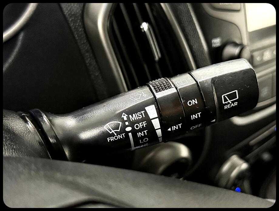 Vehicle image 22 of 40