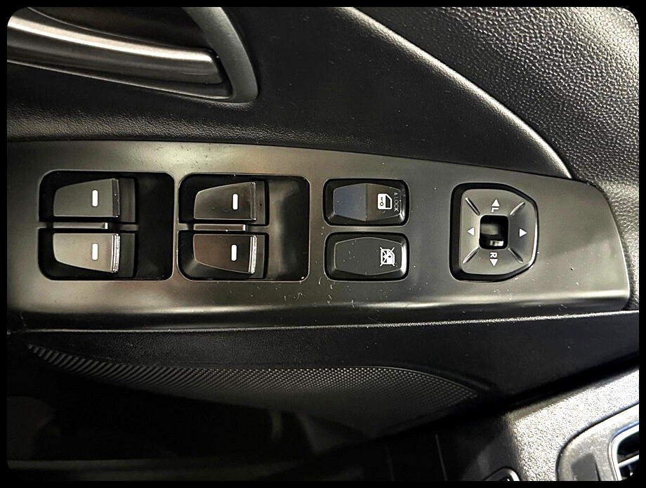 Vehicle image 29 of 40
