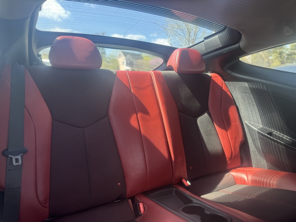 Vehicle image 18 of 30