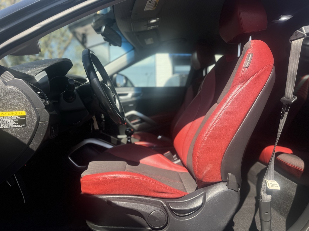 Vehicle image 16 of 30