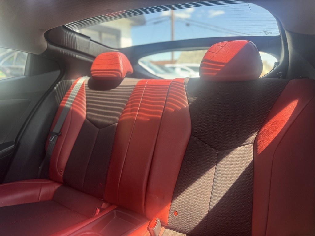 Vehicle image 17 of 30