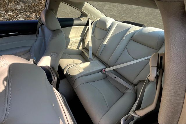 Vehicle image 24 of 32