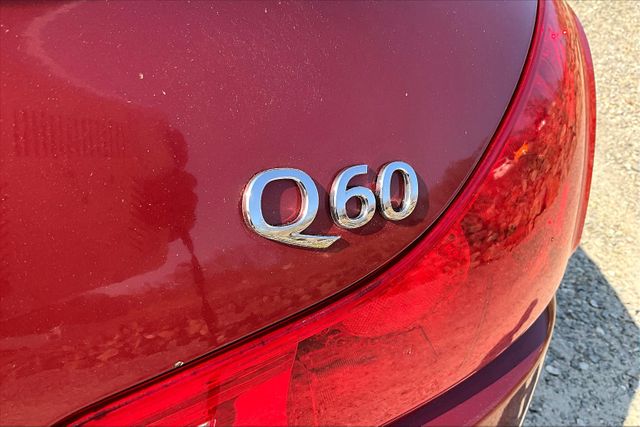 Vehicle image 10 of 32