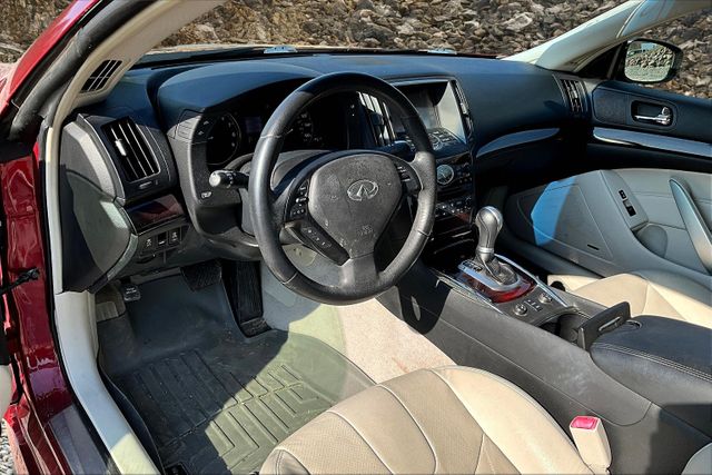 Vehicle image 13 of 32