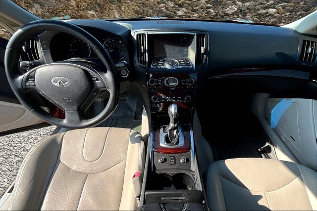 Vehicle image 15 of 32