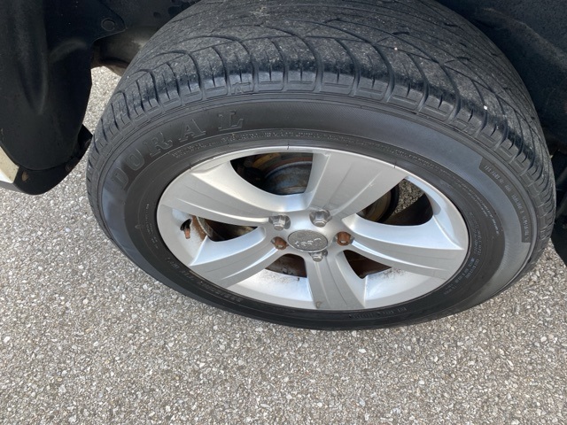 Vehicle image 31 of 33