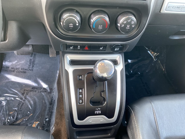 Vehicle image 14 of 33