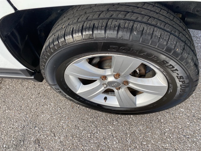 Vehicle image 32 of 33