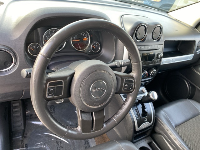 Vehicle image 11 of 33